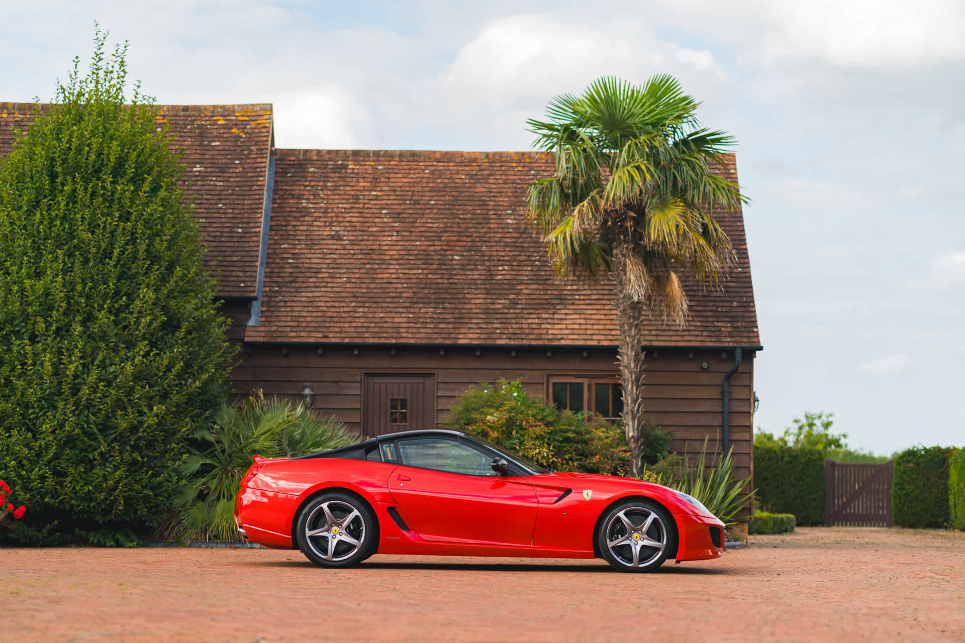 2011_Ferrari_599_SA_Aperta_-